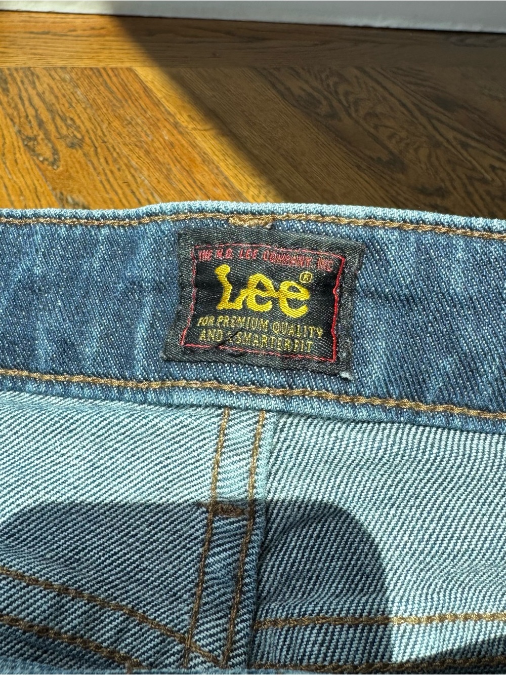 Lee Vintage Straight Leg High Waist Medium Wash Denim Mom Jeans 8 M - Picture 2 of 6